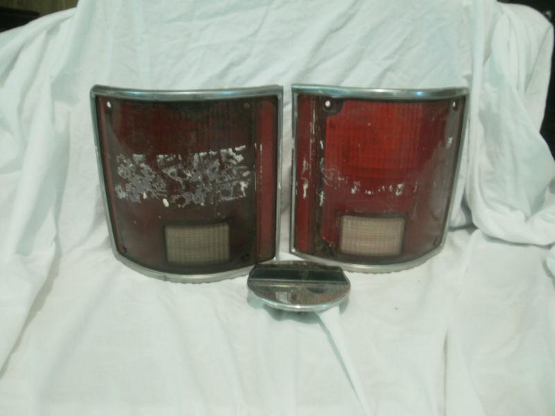 Vintage chevy truck left and righthand taillight assembly 73-87
