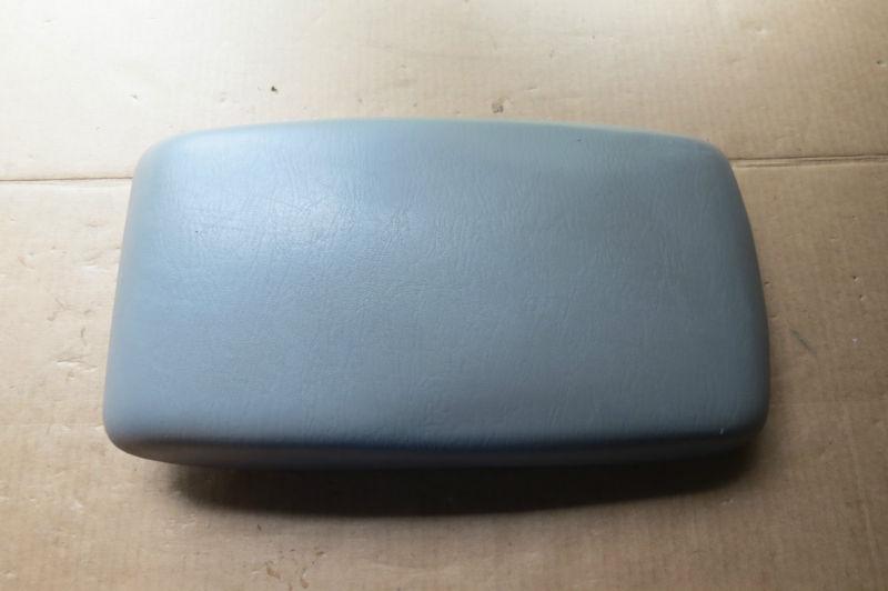 Read first 02-06 toyota camry front center console elbow arm pad rest grey oem