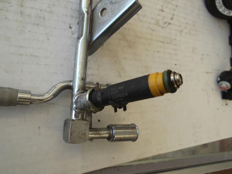 Buy 0103 Ford F150 E150 4.2L V6 Motor Fuel Rail & Injectors in