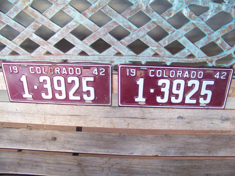 1942 license plates number 1-3925 car tags 
