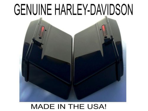 Genuine oem harley davidson vivid black abs touring hard saddlebags bagger