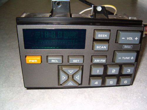 88-94 chevy truck suv oem radio control panel in dash model #16164335 ac delco