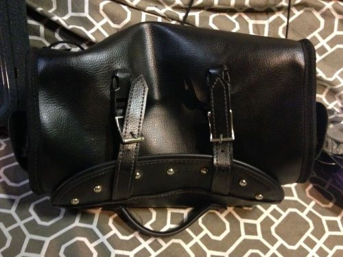 Harley davidson leather 12&#034; by 7&#034; bike bag with studs like new no fade or scratc