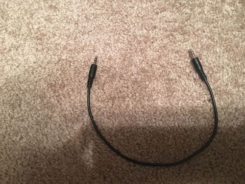 Auxiliary input cable for speakers