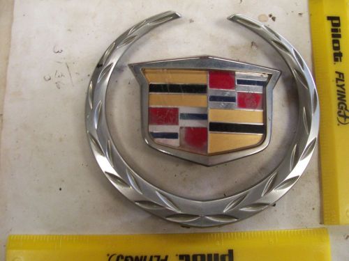 03 cadillac cts grill wreath crest ornament emblem