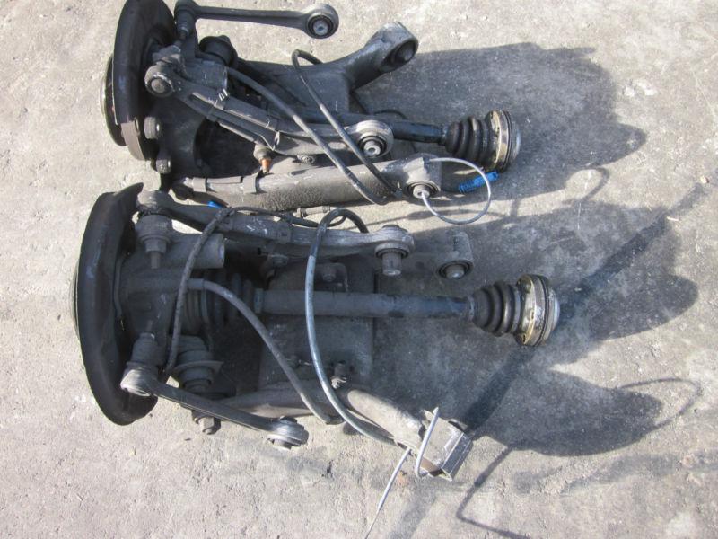 Bmw e39 530 530i oem rear r or l suspension spindle axle knuckle intact!