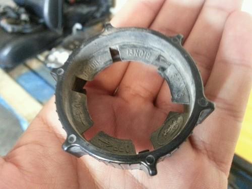 Headlamp bulb retainer ford mustang (f2db-13n019) used