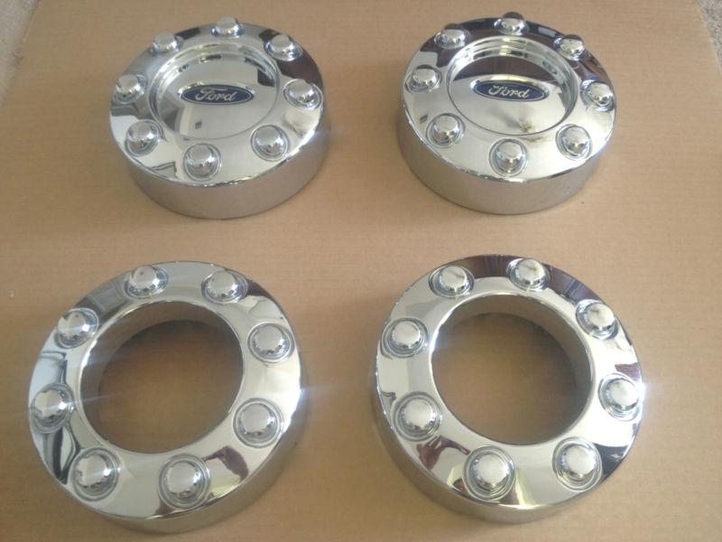 2005- 2012 ford f250 4x4 chrome center caps in great condition