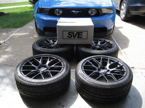 Mustang sve drift wheels 19"x9.5" with pirelli tires (05-14) 