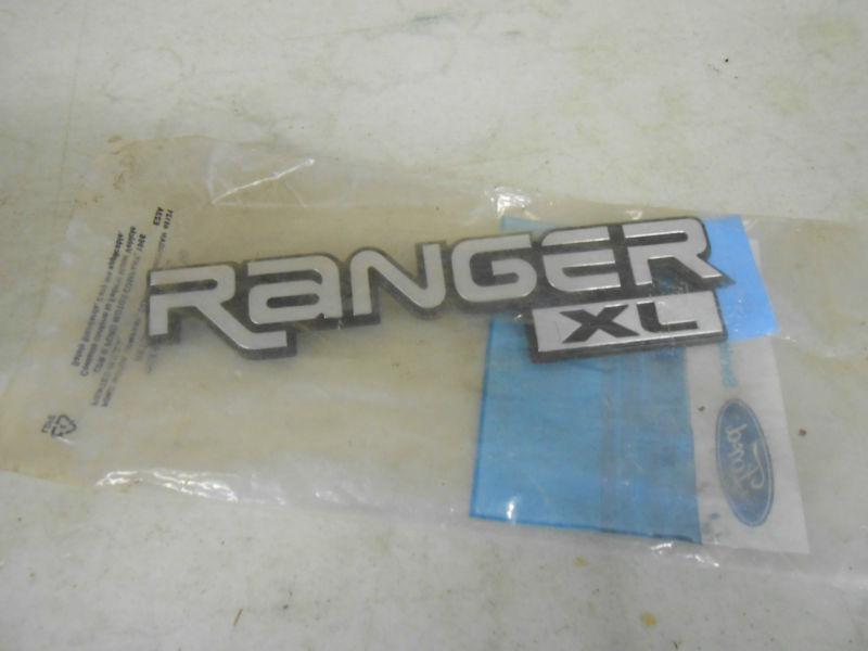 1998,99,00,01,02,03,04 ford ranger xl fender emblem new oem f37z16720a