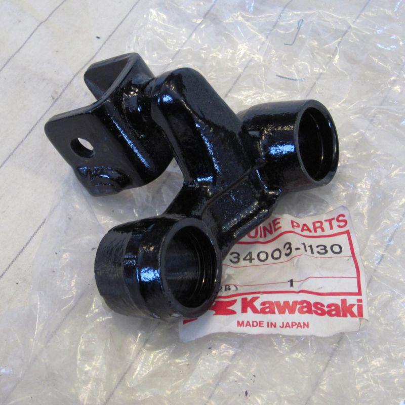 Kawasaki gt z750 p3 p4 p5 p7 p9 left side footrest bracket holder 34003-1130 nos