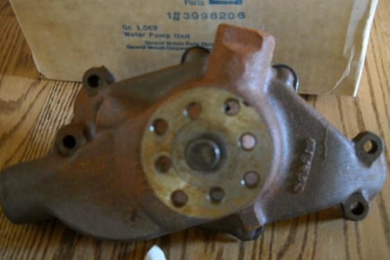 Nos chevy 70 71 small block ss water pump gm chevelle camaro date coded 3998206