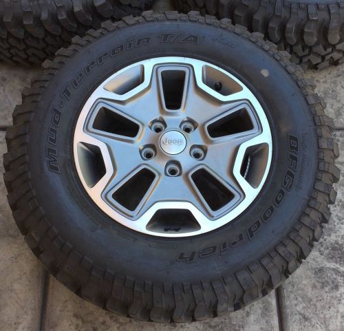 Set of 5 oem jeep rubicon 17 inch wheels tires bfgoodrich mud-terrain 255/75r17