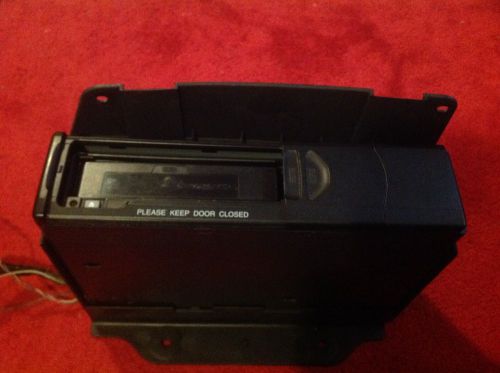 Ford expedition cd changer w/6 disc magazine 1997-2001 oem-used! works w/cover!!