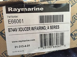 Raymarine E 66061  B744V Transducer W/Fairing, US $200.00, image 2