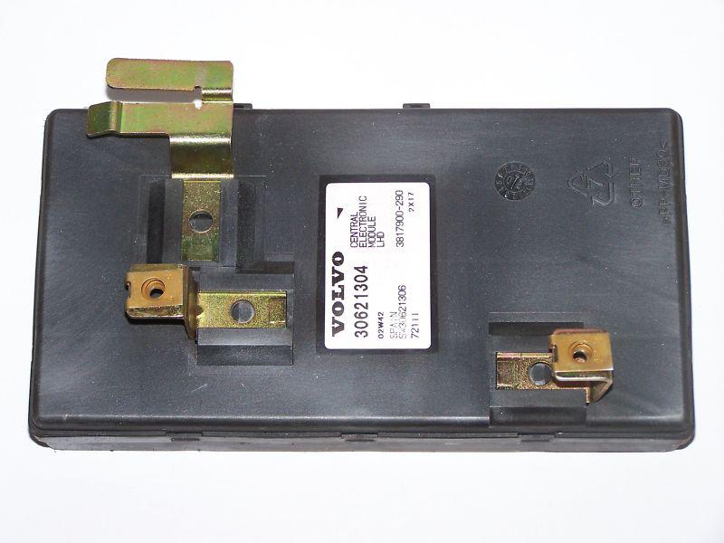 Volvo s40 v40 cem bcm lcm central electronic module lhd 30621304