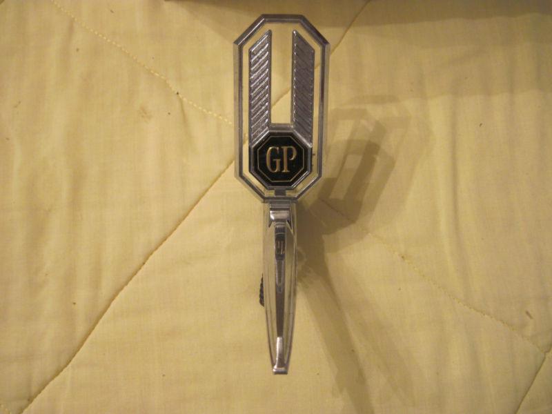 1970's-1980's pontiac grand prix hood emblem-nos