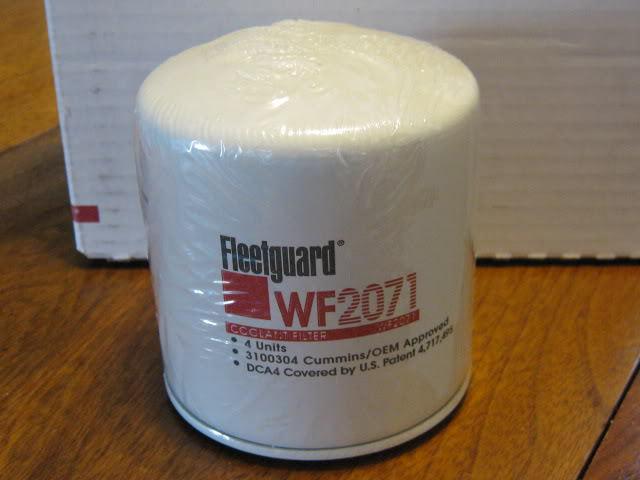 Cummins international fleetguard wf2071 coolant filter ***new in shrinkwrap!***