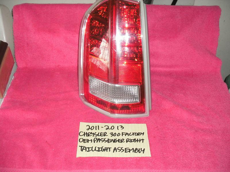 2011-2013 chrysler 300 factory oem drivers left taillight assembly 