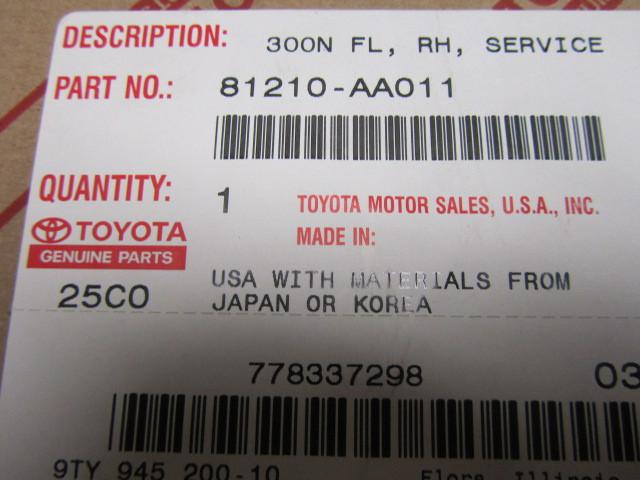 Toyota new oem fog lamp 81210-aa011