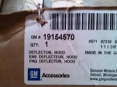 Oem gmc hood bug deflector 19154570