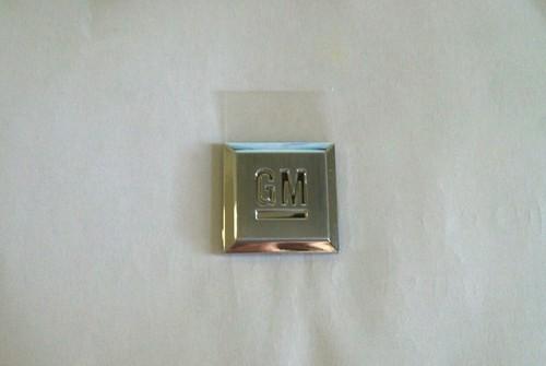 Genuine gm mark of excellence emblem door fender 1.25 "...gm# 15223483 new!