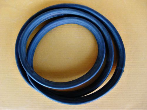 D/s n/s 620 truck 1972-1979 rear windshield weatherstrip rubber seal