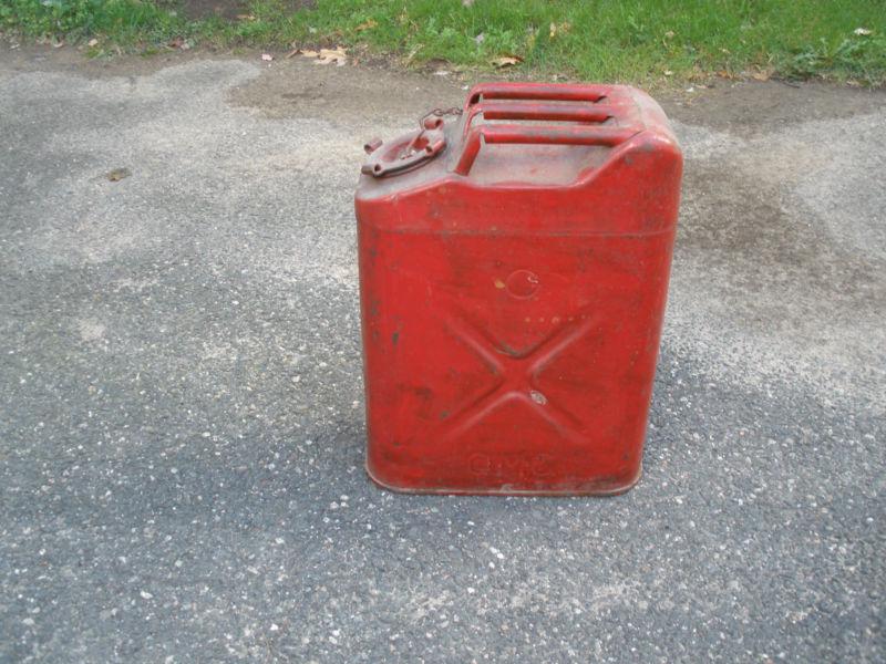 Vintage red 5 gallon metal jerry gas can  jeep truck 4wd off road