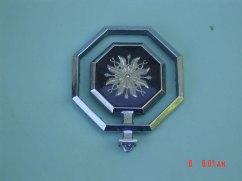Original pontiac hood ornament emblem sunburst bonneville parisienne badge 82-86