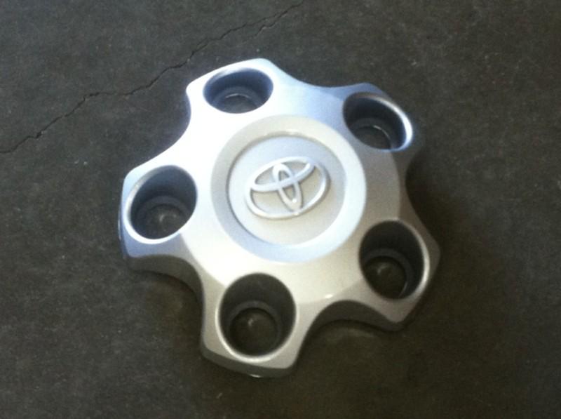 2007-2012 toyota tundra oem factory wheel center cap 1 single center cap