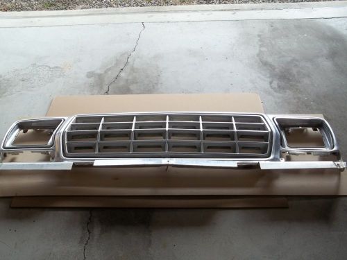 1978 - 1979 ford f150 f250 f350 bronco grille  / surround / headlight bezels