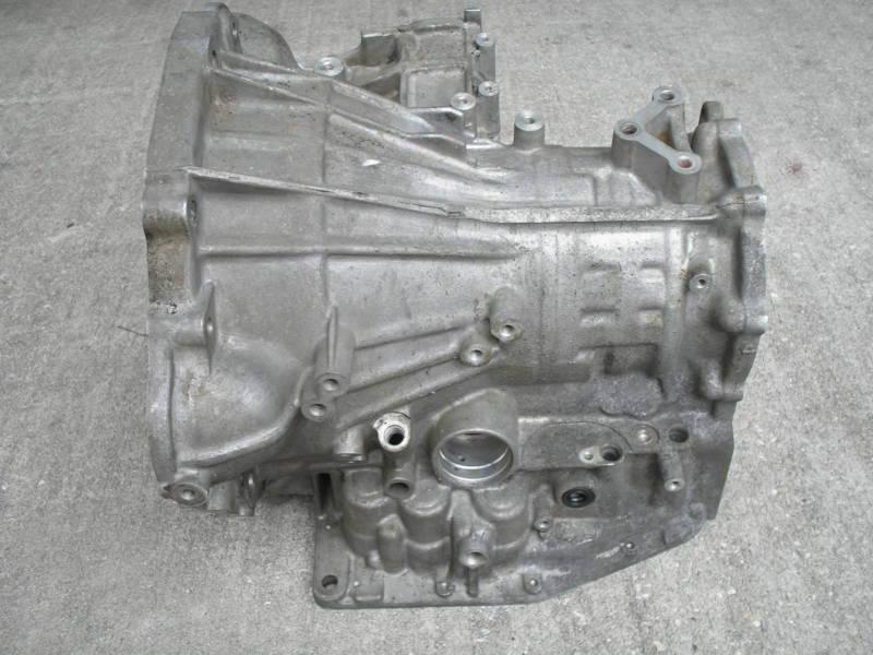 Toyota 3 spd automatic transmission housing / case / shell / aisin 131l used