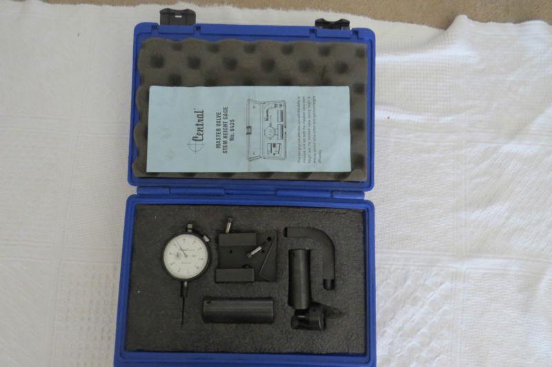 Nice central master valve stem height gage no 6435 in hard plastic case 