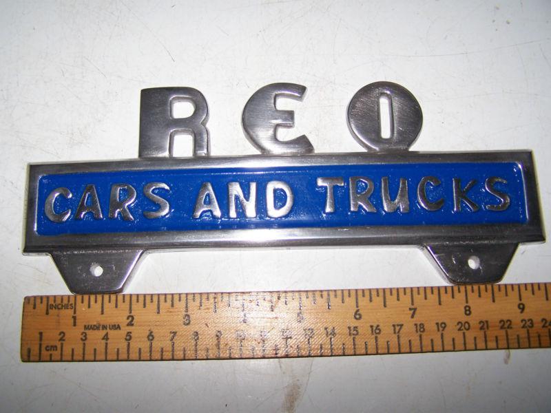 R e o  cars  and trucks   license plate topper - automobilia