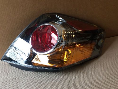 2011-2012 left tail lamp oem used nissan altima part # 26550zx00b