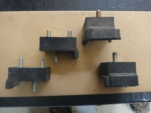 Peugeot 504 1st make differential mounting  (complete set - 4 pieces)