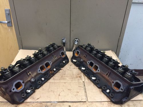 Pair (2) mercruiser 5.7l heads