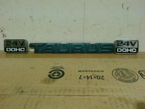 ~super cool & huge~> classic 24 valve dohc emblem taurus sho fender rare
