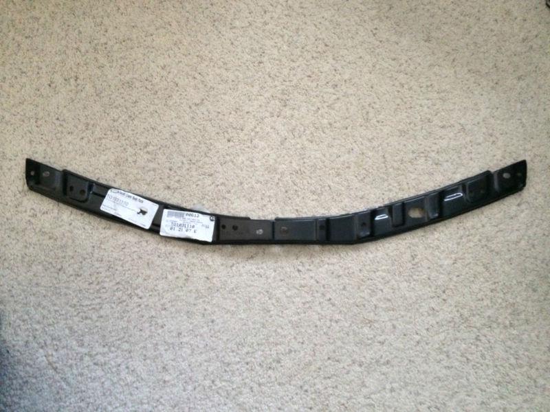 2011 toyota camry upper front bumper cover retainer to1031110