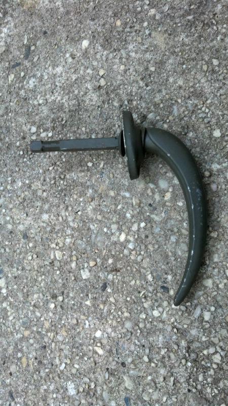 M35a2  military door handle outside