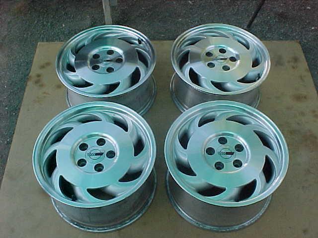 1993 -1996 corvette wheels (two 15x8.5 two 15x9.5) oem **** b i n $450