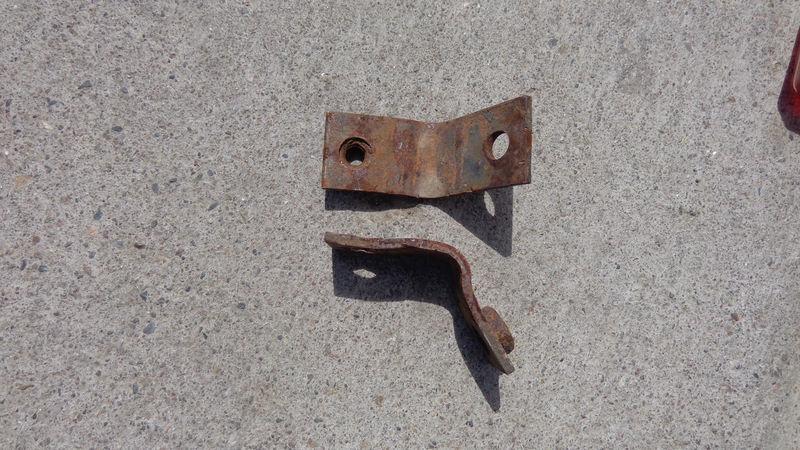 Early ford bronco 1966-1977 upper coil spring retainer brackets holder strap 4x4