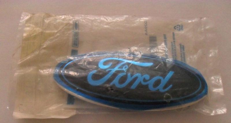 ford oval emblem  ae5z-5442528-a brand new from the ford motor company