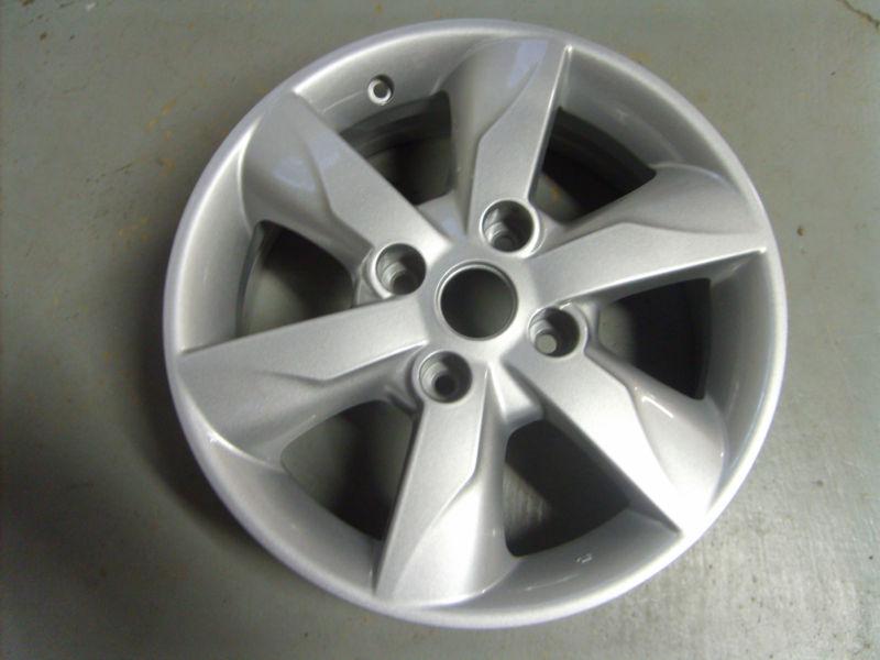 2010-2013 nissan versa wheel, 16x6.5, 6 spoke full face painted silver