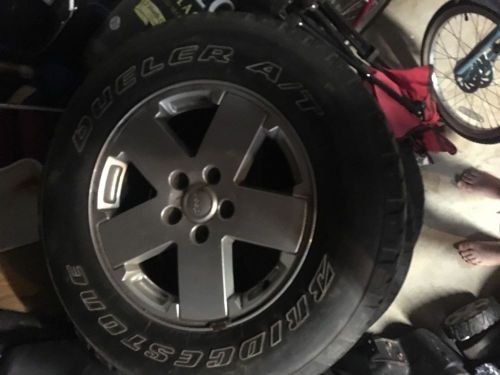 2011 jeep wrangler stock tires and bumpers