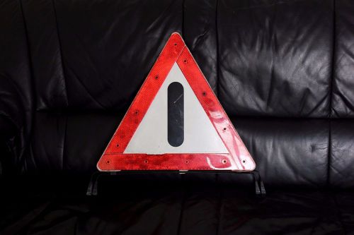 Mercedes w124 emergency hazard safety triangle warndreieck germany