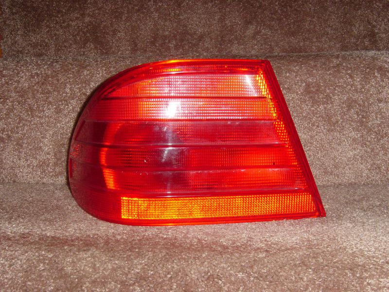 Mercedes benz e-class driver side replacement tail light assembly