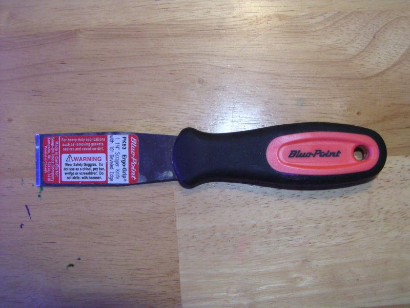 Blue-point putty knife/scraper,  red, 1 1/4" ergo grip #pk53