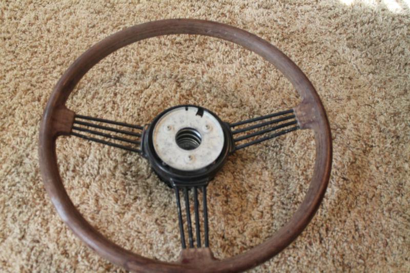 Vintage wood  steeering wheel(real deal) banjo all original patina 38-40 ford