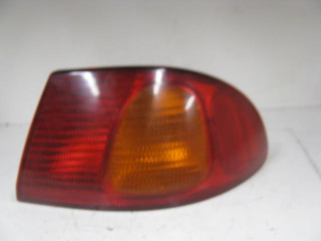 Tail light corolla 98 99 00 01 02 quarter mounted right 359708